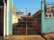 Casa com 2 quartos independente