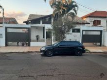 Residência ampla e bem localizada