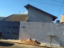 Casa 01 suíte e 02 quartos - edícula - churrasqueira