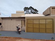 Casa com piscina no Água Limpa Park