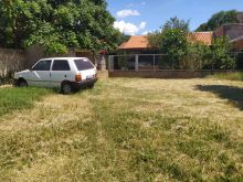 Terreno de esquina - uma quadra do avenida Duque