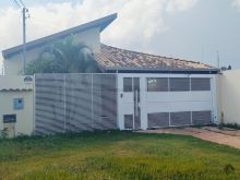 Excelente casa térrea com 3 quartos sendo 1 suíte