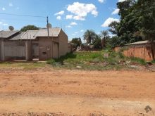 Terreno meio de quadra fora asfalto