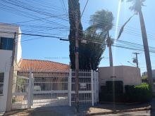 Casa grande com piscina