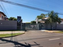 Armários na cozinha e nos dormitórios