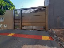 Casa com suíte e terreno