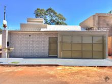 Belíssima casa com piscina