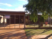 Linda casa em ótima localização