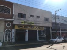 Apartamento em cima de salão comercial