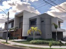 Lindíssimo sobrado de esquina