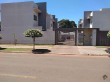 Sobrado com 1 suíte e 2 quartos