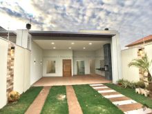 Belíssima casa com amplos espaços