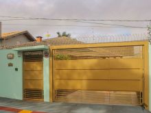 Linda casa porteira fechada