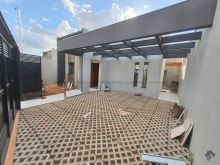 Casa nova em excelente localização