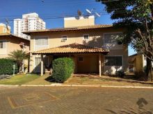 Sobrado em condomínio bem tranquilo