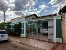 Linda casa com piscina - estuda permuta