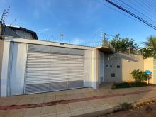 Casa com terreno amplo