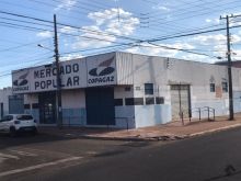 Mercado com ótima localização