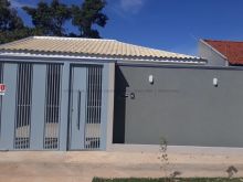 Casa ótima em rua tranquila