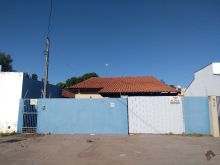 Casa com 2 quartos e 1 suite para locação