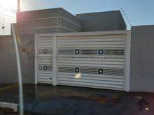 Casa de esquina - 1 suíte e 2 quartos