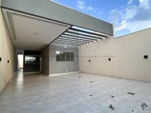 Linda casa com área gourmet - enorme terreno