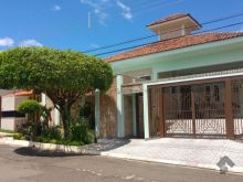 Piscina - 4 quartos - ótima localização