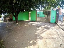 Casa com amplo quintal