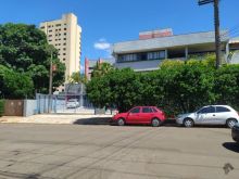 Área de 3000m² - prédio de 3 pavimentos