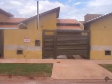 Com suíte e garagem coberta