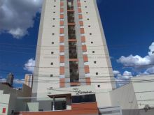 Apartamento novo com armários