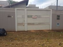 Casa com um apartamento e 2 quartos