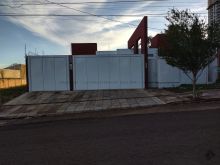 Casa com 341m² de área construída