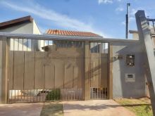 2 quartos sendo 1 suíte