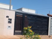 1 quadra da Júlio Castilho - com quintal