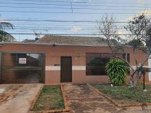 Casa com piscina Jardim Jacy