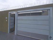 Casa com varanda - garagem para 2 carros