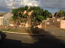 Casa condomínio - 03 quartos - 02 banheiros - fundos