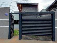 Casa nova com quintal e suíte