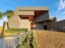 Casa com 3 suítes em construção