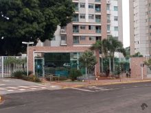 Apartamento rico em armários - oportunidade