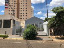 Casa comercial no Centro